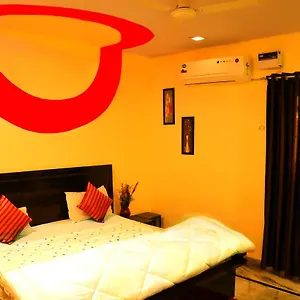 Taj Castle A Boutique Homestay Проживание в семье Агра